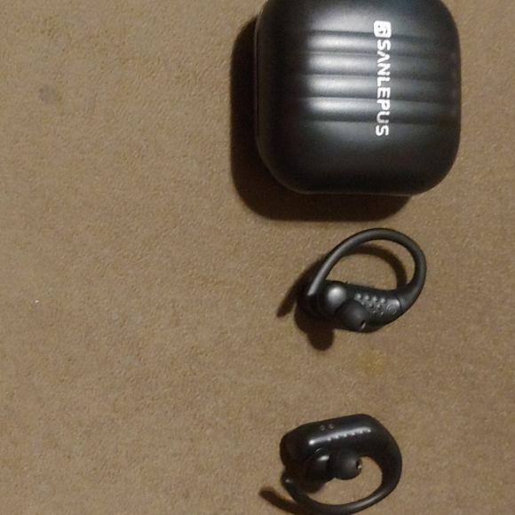Bluetooth earphones - Picture 1 of 3